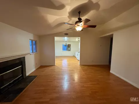 18101 Bold Venture Dr, Tehachapi, CA 93561 photo 3