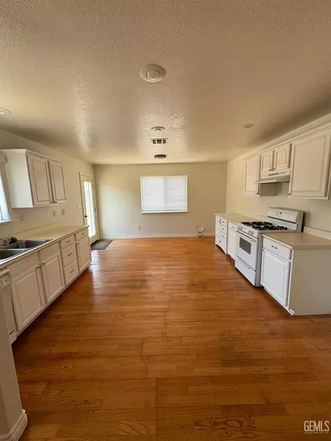 18101 Bold Venture Dr, Tehachapi, CA 93561 photo 4