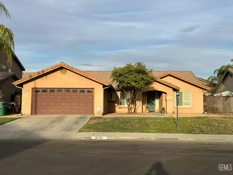 2102 Romolo St, Delano, CA 93215