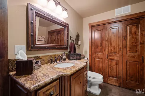 Bath - 26000 Deertrail Dr, Tehachapi, CA 93561 photo 11 of 11