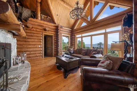 Living - 26000 Deertrail Dr, Tehachapi, CA 93561 photo 1 of 4