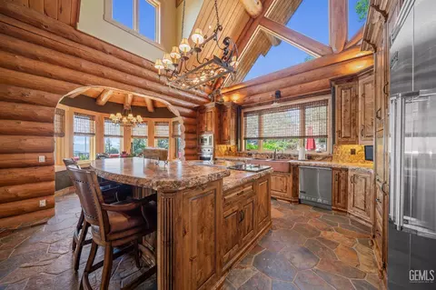 Kitchen - 26000 Deertrail Dr, Tehachapi, CA 93561 photo 1 of 5