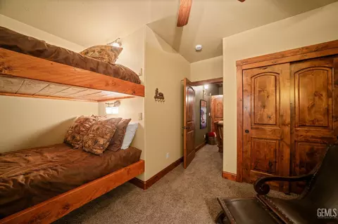 Bedroom - 26000 Deertrail Dr, Tehachapi, CA 93561 photo 8 of 8
