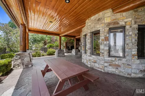 Exterior - 26000 Deertrail Dr, Tehachapi, CA 93561 photo 12 of 18
