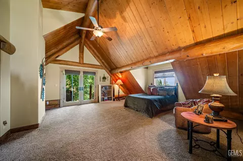 Bedroom - 26000 Deertrail Dr, Tehachapi, CA 93561 photo 4 of 8