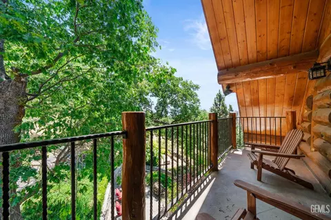Exterior - 26000 Deertrail Dr, Tehachapi, CA 93561 photo 7 of 18
