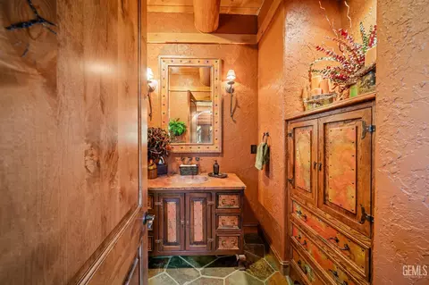 Bath - 26000 Deertrail Dr, Tehachapi, CA 93561 photo 1 of 11