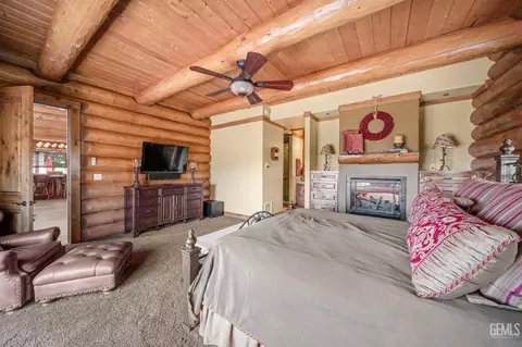 Bedroom - 26000 Deertrail Dr, Tehachapi, CA 93561 photo 3 of 8