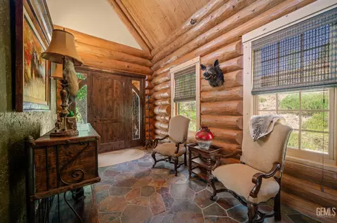 Entry Way - 26000 Deertrail Dr, Tehachapi, CA 93561 photo 1 of 5