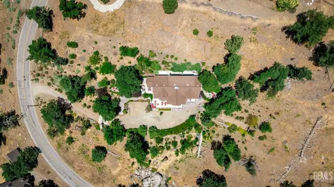 View/Area - 26000 Deertrail Dr, Tehachapi, CA 93561 photo 1 of 1