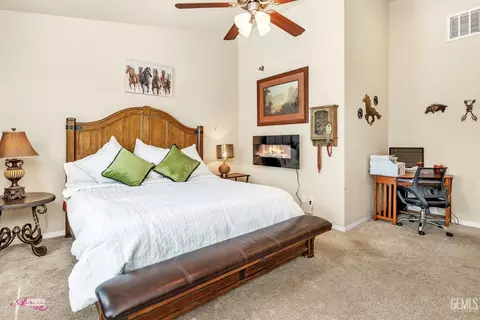 Bedroom - 9008 Rangeley Ct, Bakersfield, CA 93313 photo 2 of 4