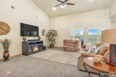 Living - 9008 Rangeley Ct, Bakersfield, CA 93313 photo 1 of 1