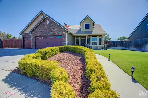 Exterior - 9008 Rangeley Ct, Bakersfield, CA 93313 photo 4 of 17