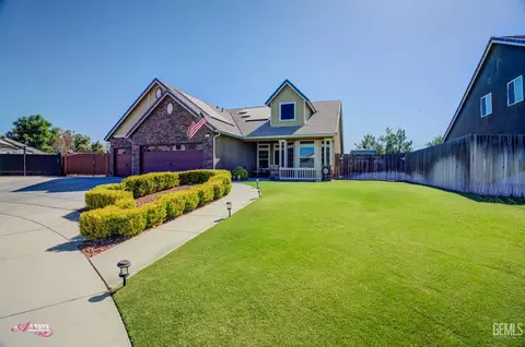 Exterior - 9008 Rangeley Ct, Bakersfield, CA 93313 photo 1 of 17