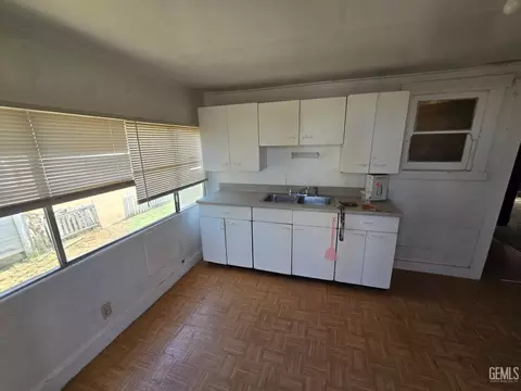 Kitchen - 614 Cedar St, Taft, CA 93268 photo 1 of 1