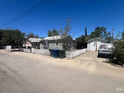 Exterior - 614 Cedar St, Taft, CA 93268 photo 2 of 2