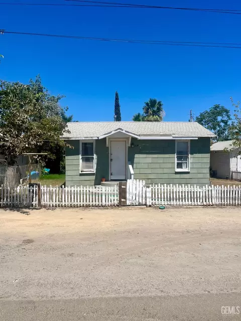 Exterior - 614 Cedar St, Taft, CA 93268 photo 1 of 2