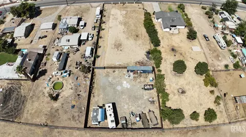 64 Sterling Rd, Bakersfield, CA 93307 photo 7