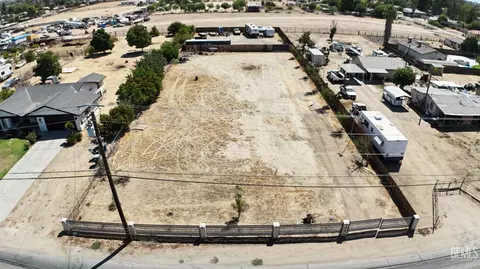 64 Sterling Rd, Bakersfield, CA 93307 photo 2