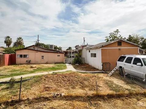 1017 Curtis Dr, Bakersfield, CA 93307