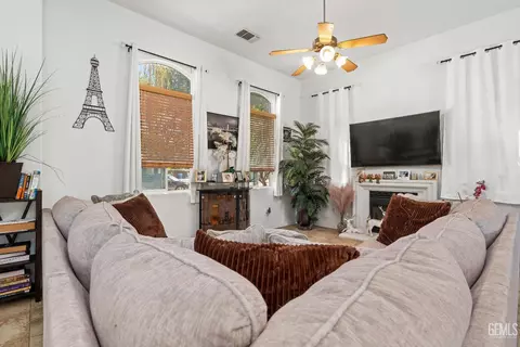 3012 Eagle Valley Pl, Bakersfield, CA 93313 photo 9