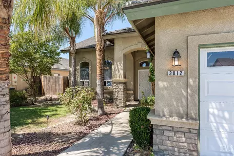 3012 Eagle Valley Pl, Bakersfield, CA 93313 photo 5