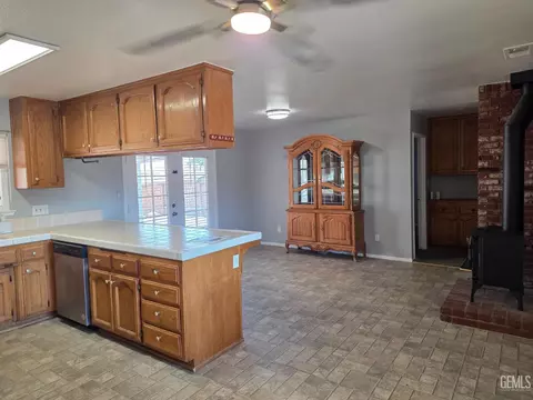 22201 Mccarthy Dr, Tehachapi, CA 93561 photo 6