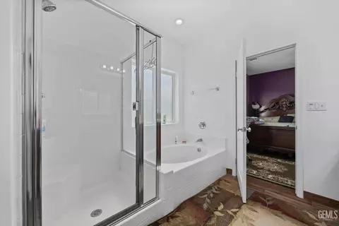 Bath - 3313 Amazon Dr, Bakersfield, CA 93313 photo 1 of 1