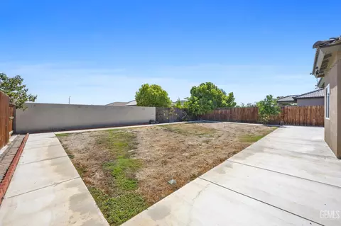 Exterior - 3313 Amazon Dr, Bakersfield, CA 93313 photo 6 of 6
