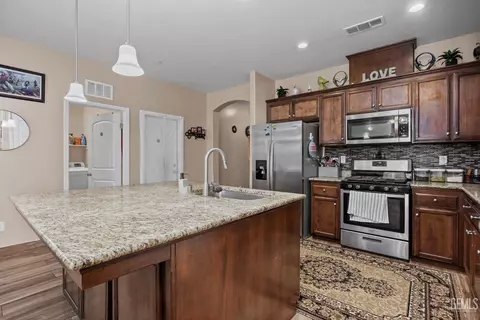 Kitchen - 3313 Amazon Dr, Bakersfield, CA 93313 photo 2 of 2