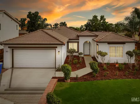 2106 Via Tuscania Ave, Delano, CA 93215