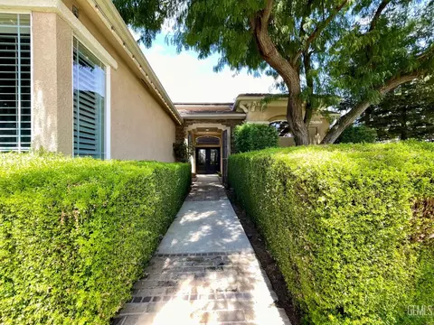 9508 Canyon Lake Ct, Bakersfield, CA 93312
