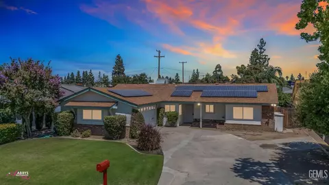 4812 Surrey Ln, Bakersfield, CA 93309