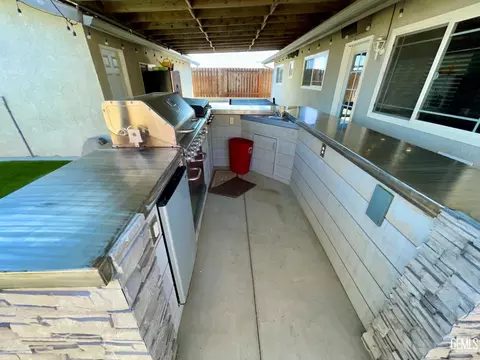 320 E Woodrow St, Taft, CA 93268 photo 11