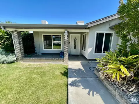 320 E Woodrow St, Taft, CA 93268 photo 1