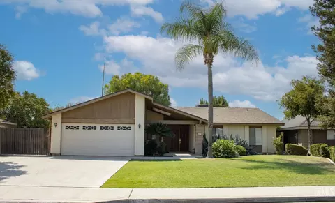 7617 Valemount Dr, Bakersfield, CA 93309