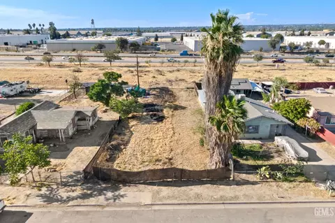 1900 Padre St, Bakersfield, CA 93307 photo 1