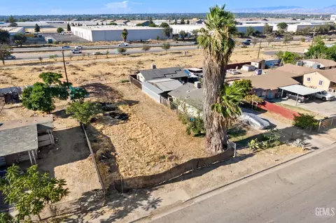 1900 Padre St, Bakersfield, CA 93307 photo 2