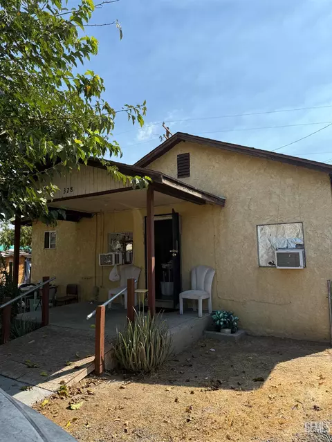 328 Dover Pl, Delano, CA 93215