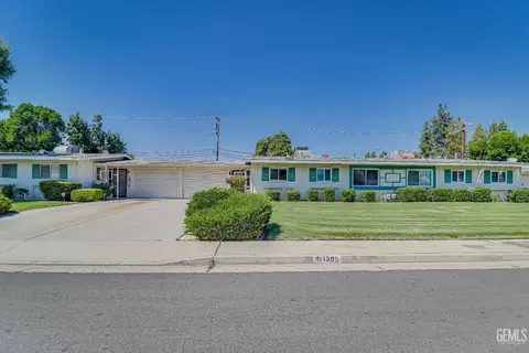 1305 Yorba Linda St, Bakersfield, CA 93309