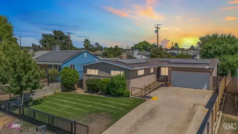 3007 Bucknell St, Bakersfield, CA 93305