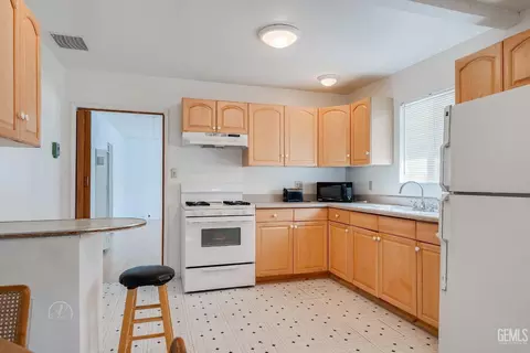 411 A St, Taft, CA 93268 photo 10