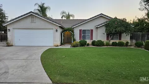 10817 Peach Blossom Ave, Bakersfield, CA 93312