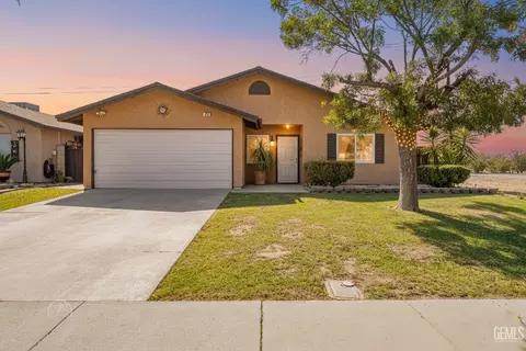 Exterior - 429 Barlow Ct, Arvin, CA 93203 photo 2 of 7