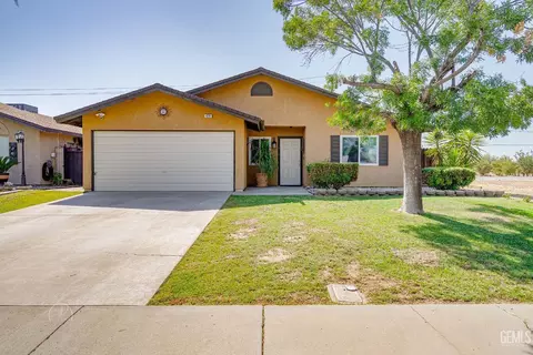 Exterior - 429 Barlow Ct, Arvin, CA 93203 photo 1 of 7