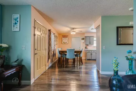 Entry Way - 429 Barlow Ct, Arvin, CA 93203 photo 2 of 2