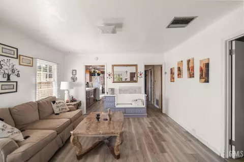 Other - 613 B St, Taft, CA 93268 photo 3 of 13