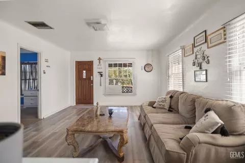 Other - 613 B St, Taft, CA 93268 photo 5 of 13
