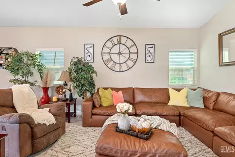 3602 Clover Valley Ln, Shafter, CA 93263 photo 7