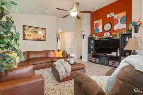 3602 Clover Valley Ln, Shafter, CA 93263 photo 8